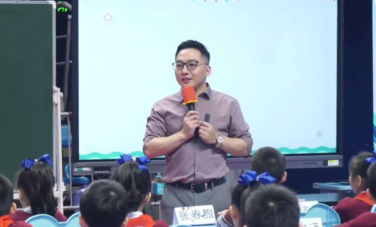 丁衛(wèi)，《胡蘿卜先生的長(zhǎng)胡子》，三年級(jí)上冊(cè)，第四單元