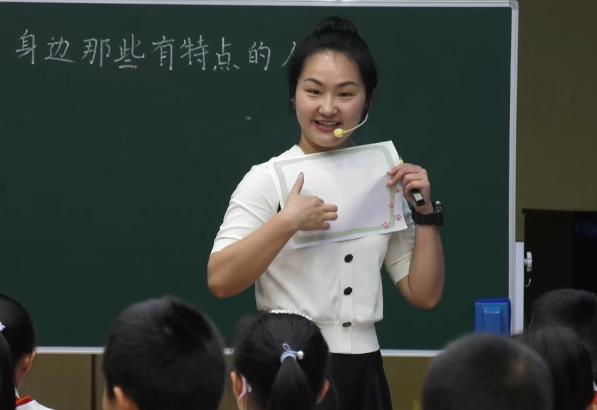冉穎華，《身邊那些有特點(diǎn)的人》，三年級(jí)下冊(cè)習(xí)作，第六單位