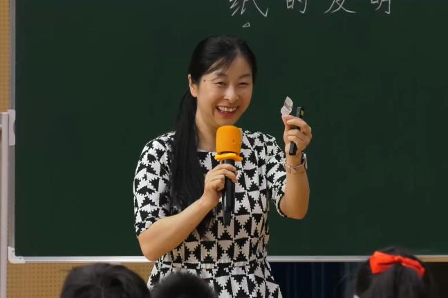 馮櫟鈞，《紙的發(fā)明》，三年級(jí)下冊(cè)，第三單元