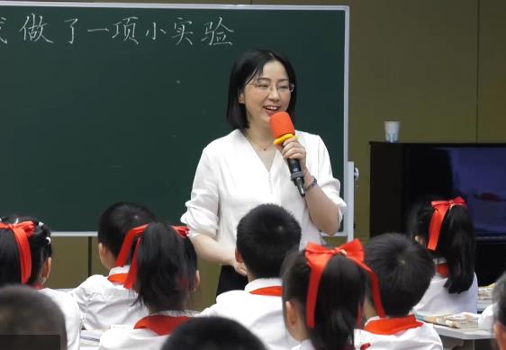 彭詩潔，《我做了一項小實驗》，三年級下冊習(xí)作，第四單位