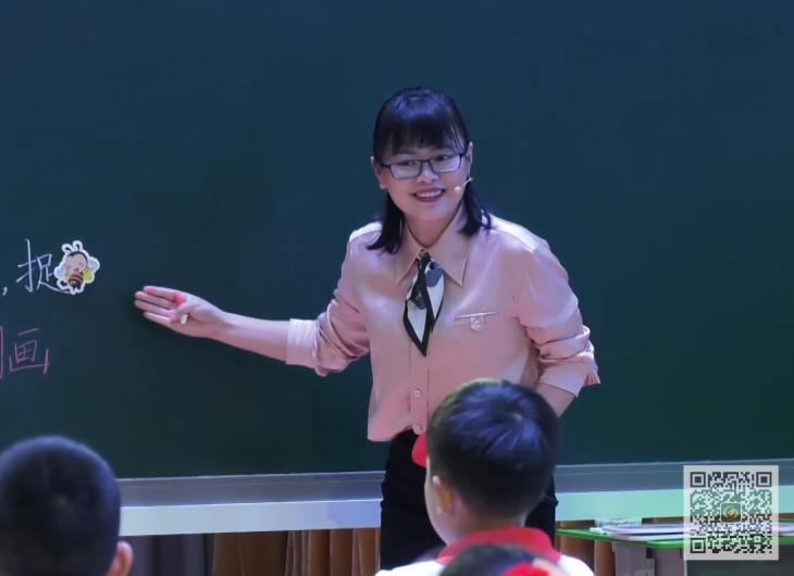 曾祥紅，《蜜蜂》，三年級下冊，第四單位
