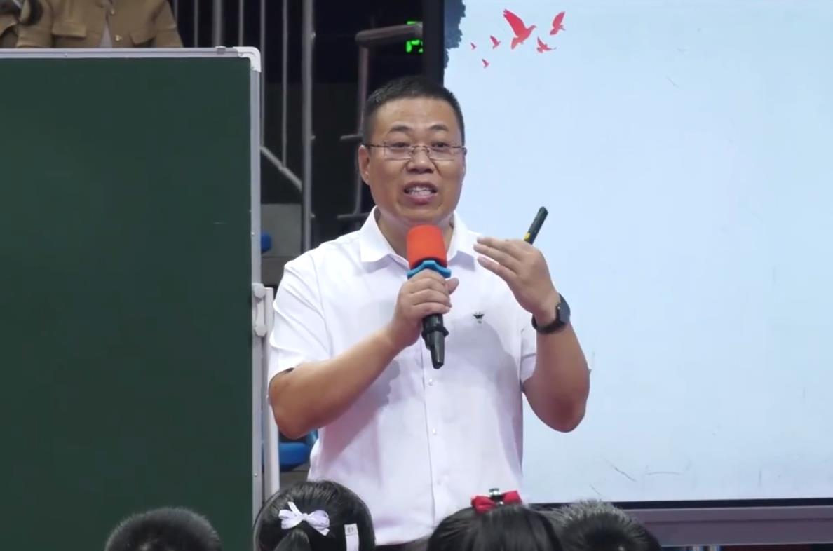 李二猛，《冀中的地道戰(zhàn)》，五年級上冊，第二單元