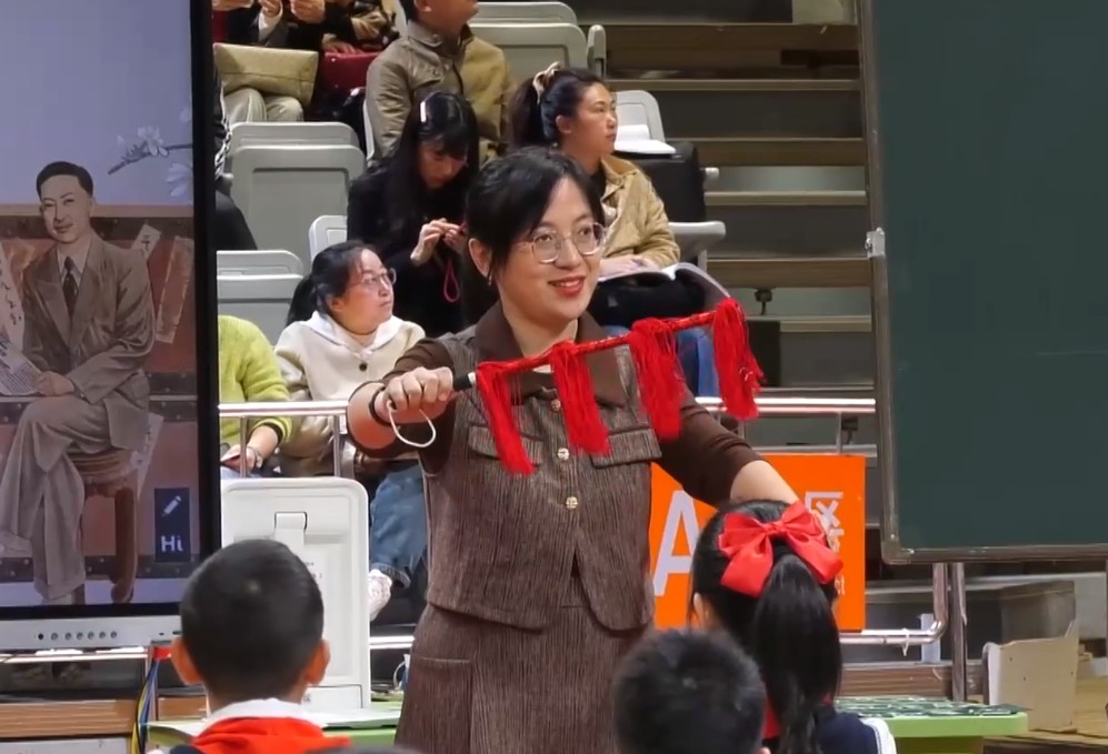 王曉群，《梅蘭芳蓄須》，四年級上冊，第七單元