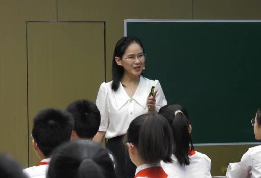 秦建英，《插上科學(xué)的翅膀飛》，六年級下冊習作，第五單位