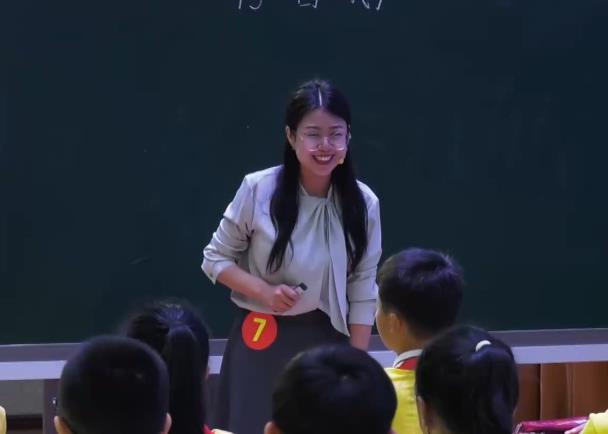 陳鳳，《白鵝》，四年級(jí)下冊(cè)，第四單位