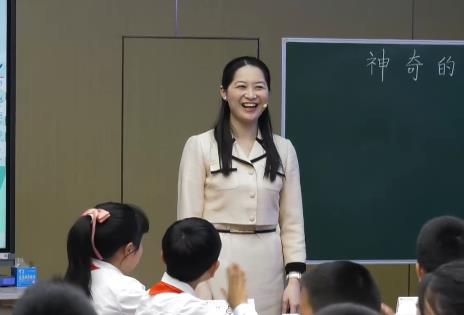 陳李，《神奇的探險之旅》，五年級下冊習作，第六單位