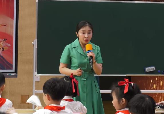 黃鶯，《羿射九日》，二年級(jí)下冊(cè)，第八單元