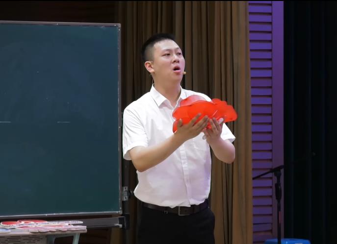 羅思源，《紅》，五年級(jí)下冊(cè)，《童心向紅巖》